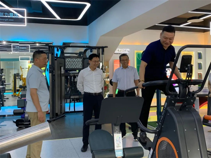 济南市体育局局长董怀敏一行莅临leyu.乐鱼参观指导